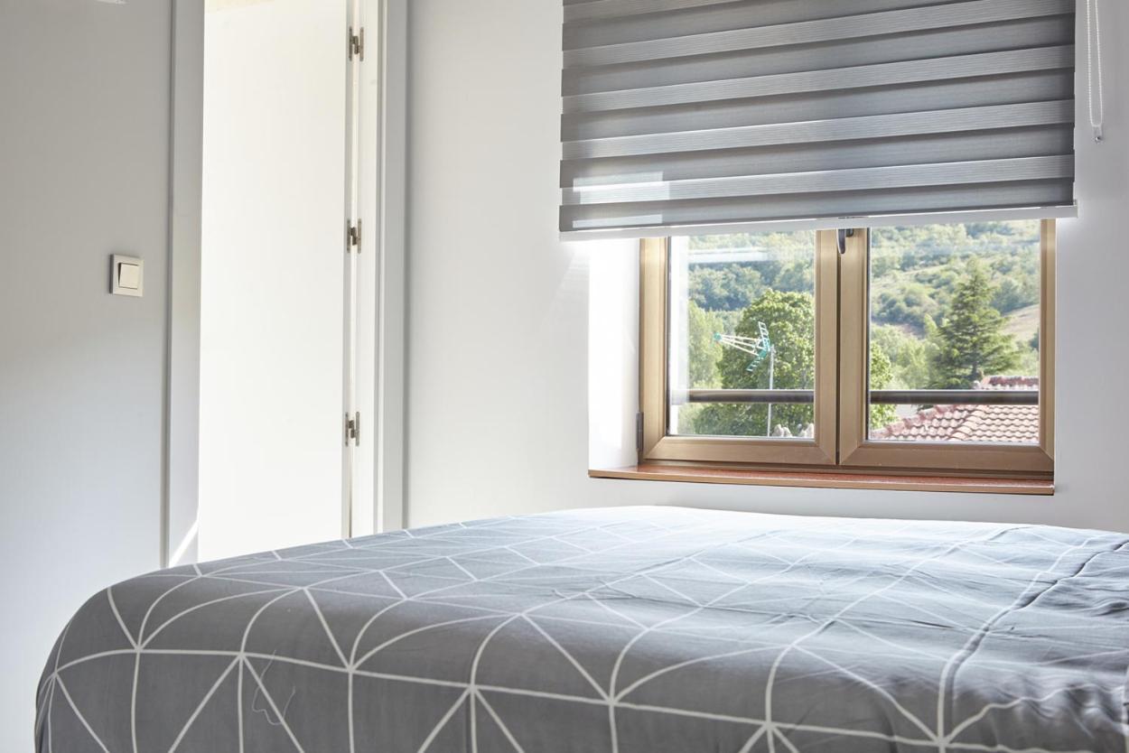 Hostal Fontanan La Pola de Gordon 外观 照片