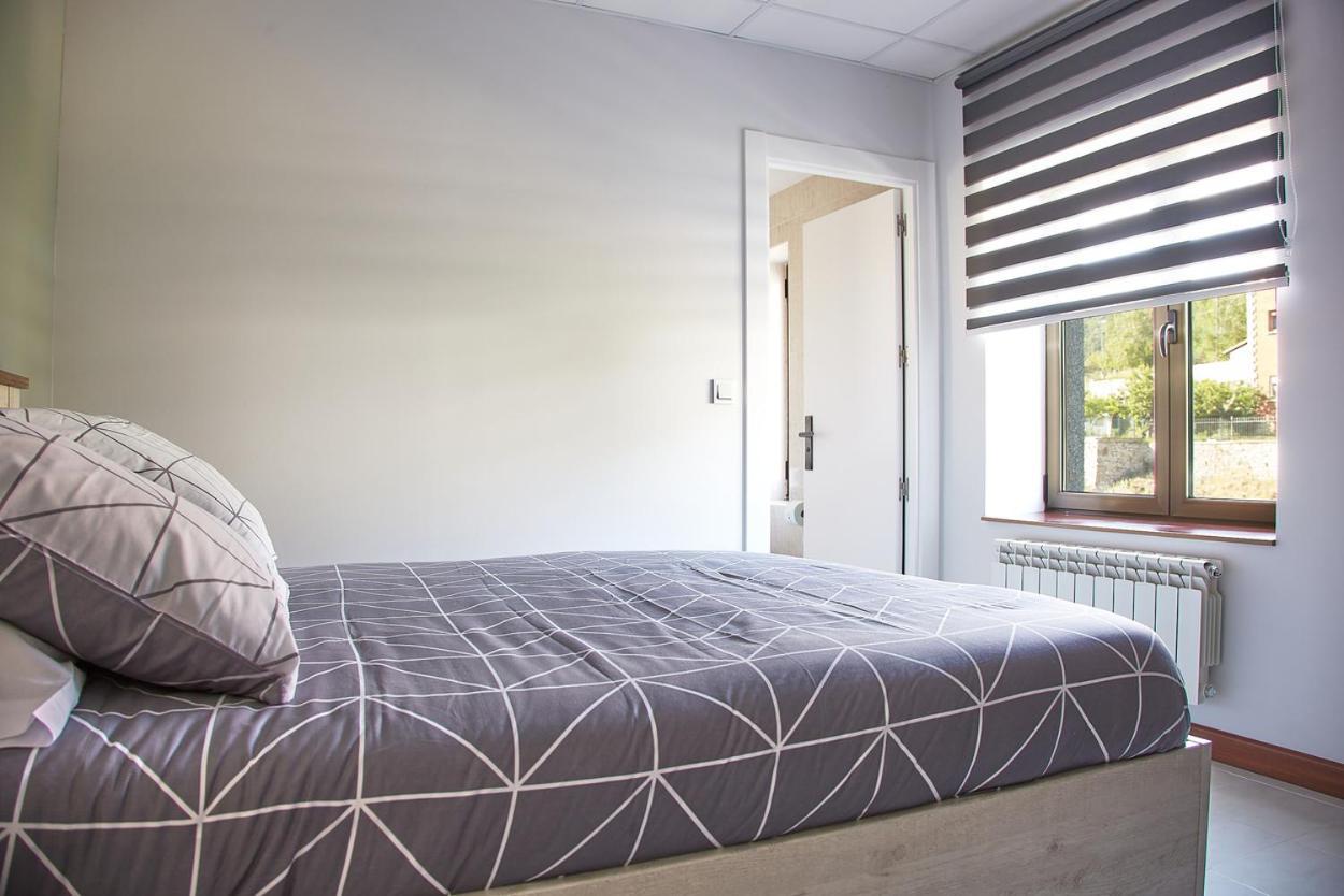 Hostal Fontanan La Pola de Gordon 外观 照片