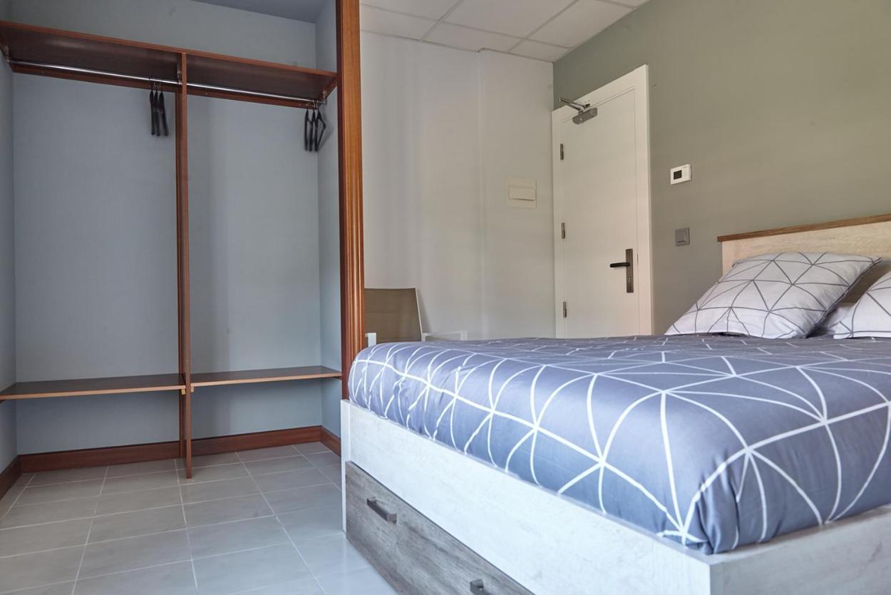 Hostal Fontanan La Pola de Gordon 外观 照片